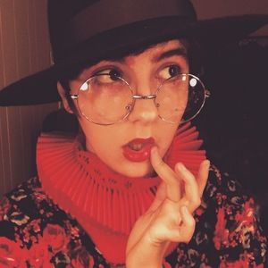 Meet your Posher, Molly